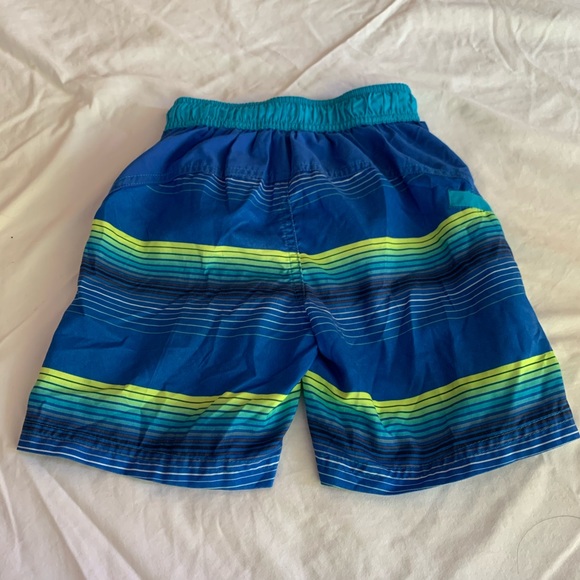 Boy’s swim shorts (size 4t-5t) - Picture 2 of 2